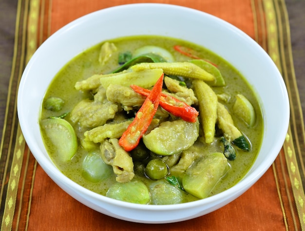 Curry de cerdo verde cocina tailandesa