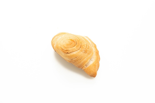 Curry puff isolado no fundo branco