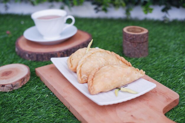 Curry puff ou Pastel Goreng é uma pastelaria popular na Indonésia