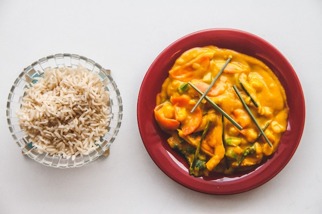 Curry de verduras con arroz