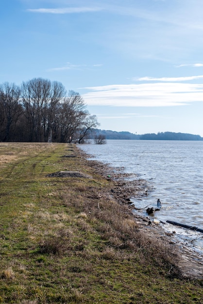 curva del danubio el río danubio