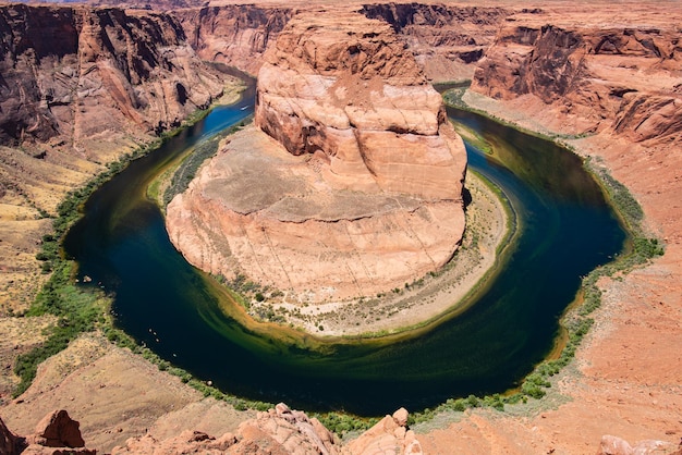 Curva de herradura y río colorado en el paisaje natural del parque nacional del cañón de arizona