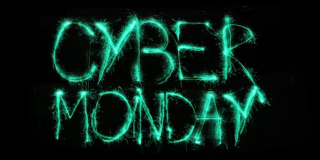 Cyber-Montag, Verkaufskonzept. Neon beleuchtete helle Buchstaben auf schwarzem Hintergrund. Modernes Design. Schwarzer Freitag, Verkauf, Finanzen, Werbung, Geld, Finanzkaufkonzept