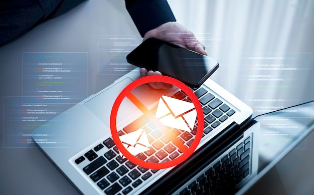 Foto cybersicherheit und sicherheit passwort anmeldung online warnung e-mail-eingang und spam-virus mit warnung vorsicht für die benachrichtigung über das internet brief sicherheit schützen junk- und trash-mail und kompromittiert