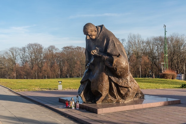 Czestochowa Polonia 01 de enero de 2023 Estatua del cardenal Stefan Wyszynski en el santuario de Jasna Gora