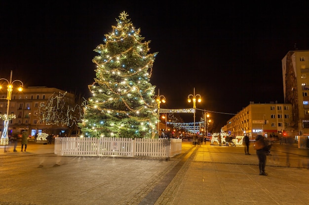 Czestochowa Polônia 31 de dezembro de 2023 Centro da cidade de Czestochowa na véspera de Natal