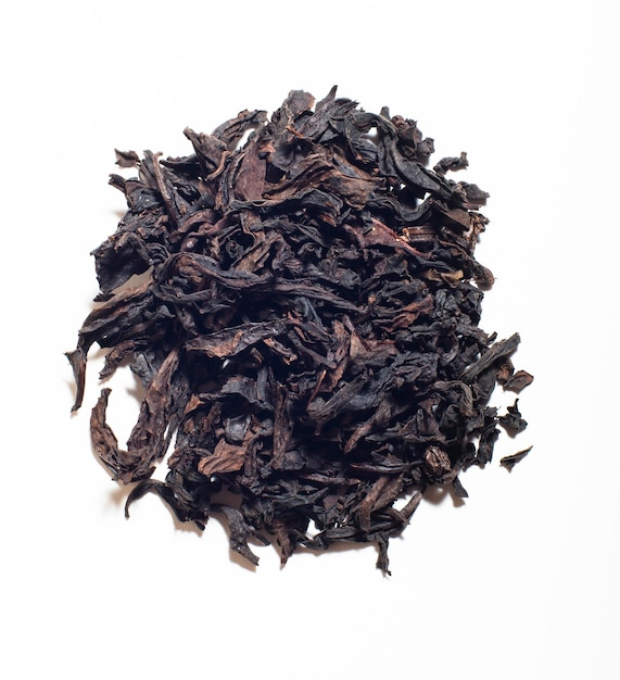 Da Hong Pao Big Red Robe Wuyi Shan té ooloong tostado en forma redonda aislado