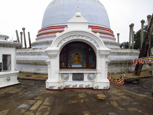 Dagoba von Thuparama, Anuradhapura, Sri Lanka