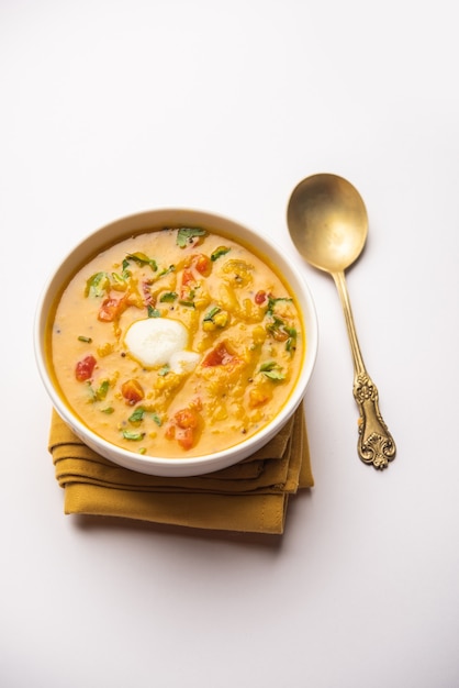 Dal Fry mit Desi Ghee oder geklärter Butter