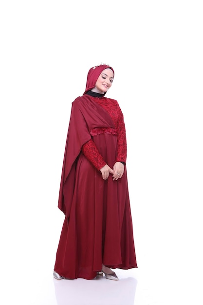 Una dama usa un maquillaje de vestido de novia en hijab Modelo de belleza de malasia o indonesia o concepto de eidul fitri