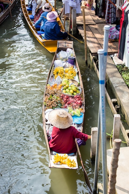 Foto damnoen saduak schwimmender markt