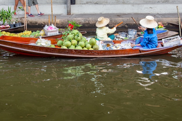 Foto damnoen saduak schwimmender markt