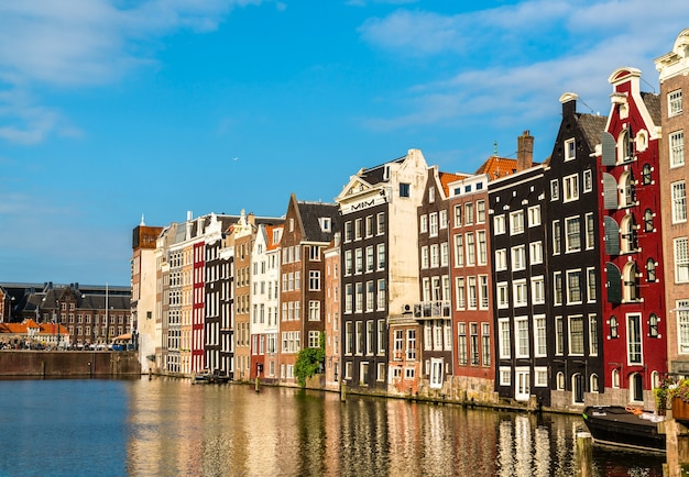 Damrak Waterfront in Amsterdam, Niederlande