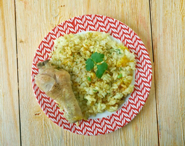 Dan Bauk delicioso pollo birmano briyani