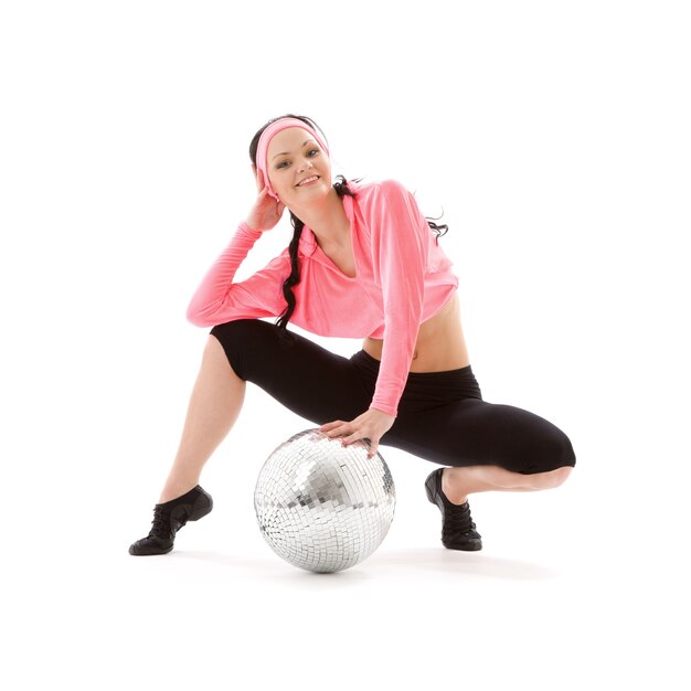 dançarina com glitterball sobre branco