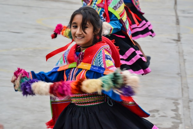 Danza tradicional peruana - Valicha. Huayno de origen Cusco - Perú.