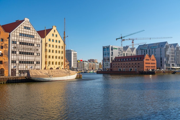 Foto danzig polen 11. märz 2022 schöne altstadt von danzig an der mottlau