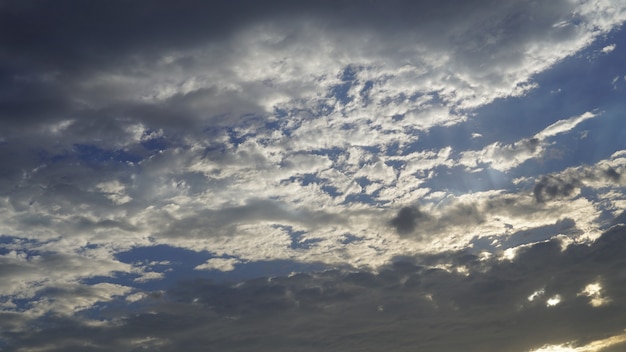 Dark Cloud in Sky na vila