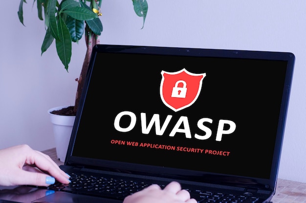 Foto das akronym owasp für open web application security project concept auf dem computerbildschirm