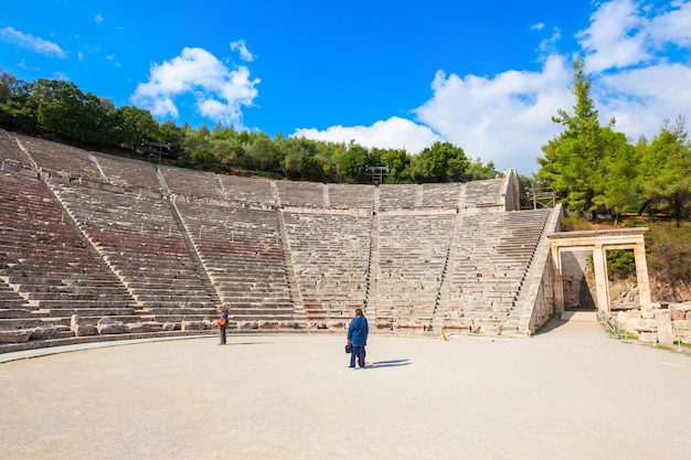 Das antike Theater von Epidaurus ist ein Theater in der griechischen Altstadt von Epidaurus, das dem antiken griechischen Gott der Medizin, Asklepios, gewidmet ist.