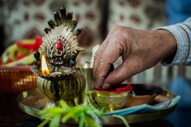 Das Dashain Tika mit Jamara.