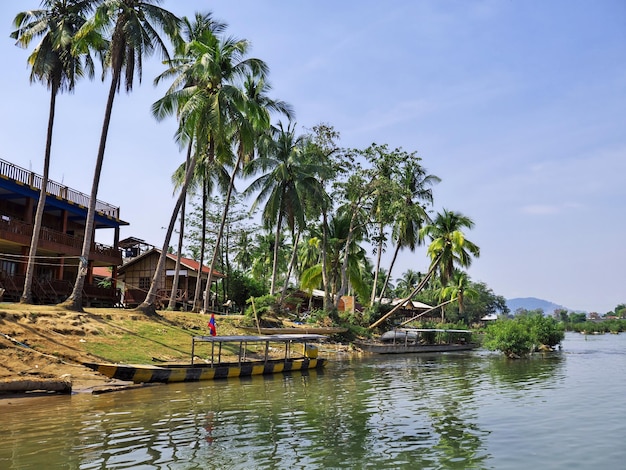 Das Dorf am Mekong Champasak Laos