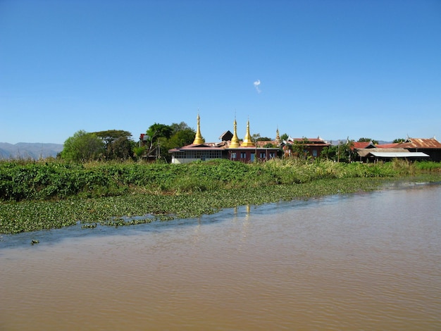 Das Dorf an der Küste des Inle-Sees Myanmar