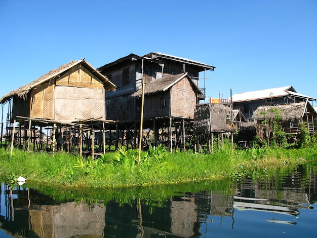 Das Dorf an der Küste des Inle-Sees Myanmar