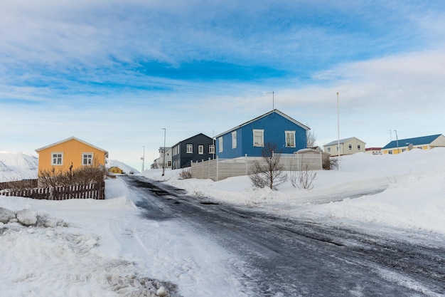 Das Dorf auf der Insel Hrisey in Nordisland