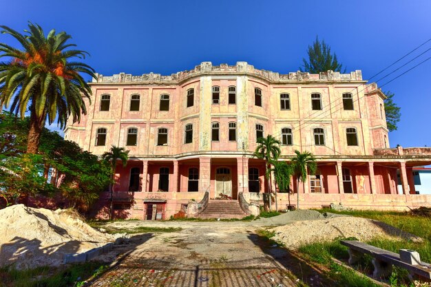 Das ehemalige Gebäude der Föderation der kubanischen Frauen (FMC) in Cojimar, Havanna, Kuba