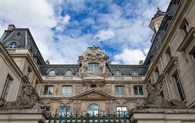 Das Fieubet-Gebäude ist ein historisches Denkmal in Paris, Frankreich