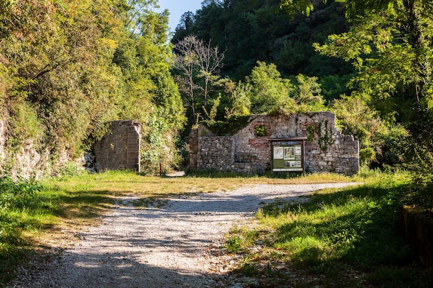 Das Fort von Monte Ercole die italienische Festung zur Verteidigung der italienischen Grenze mit der österreichisch-ungarischen Monarchie. Gemona del Friuli, in Friaul-Julisch Venetien.