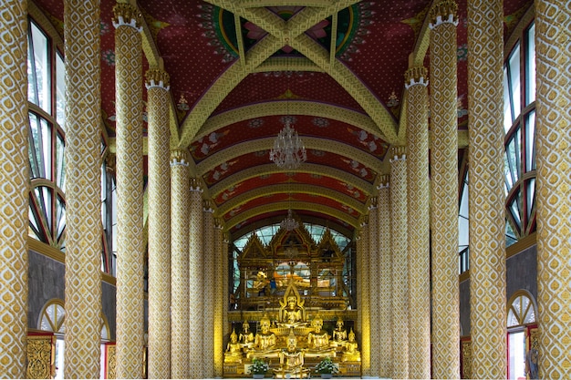 Das Gloden Bild von Buddha in Wat Phra That Nong Bua