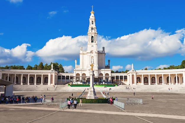 Das Heiligtum von Fatima, auch bekannt als die Basilika Unserer Lieben Frau von Fatima, Portugal