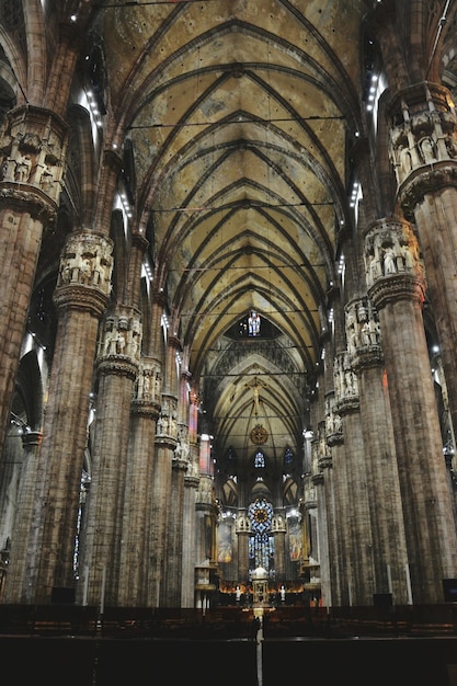 Foto das innere der kathedrale von mailand