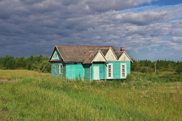 Foto das kleine dorf in weißrussland