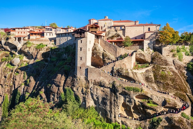 Das Kloster von Great Meteoron ist das größte Kloster in Meteora. Meteora ist einer der am steilsten gebauten Komplexe östlicher orthodoxer Klöster in Griechenland.