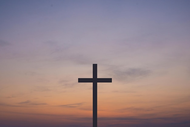 Foto das kreuz am himmelshintergrund