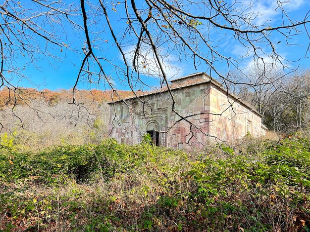 Das Mshkavank-Kloster befindet sich in der Nähe des Dorfes Kohb in der Region Tavush in Armenien