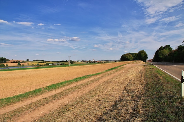 Das Panorama der Felder in Bayern Deutschland