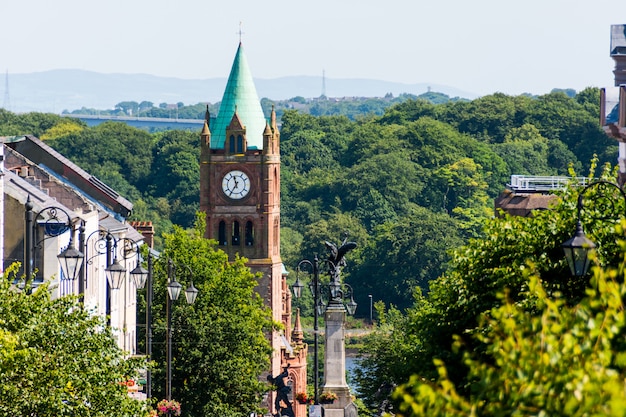 Das Rathaus in Derry, Nordirland