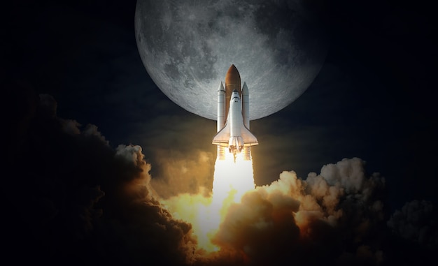 Das Space Shuttle startet zum Mond