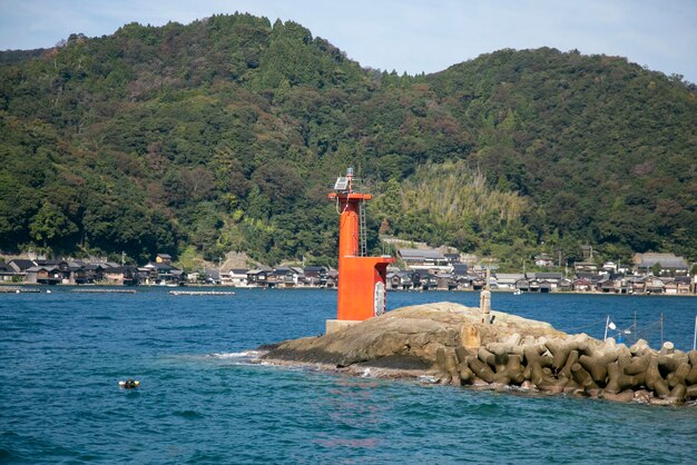 Foto das wunderschöne fischerdorf ine im norden von kyoto funaya oder bootshäuser