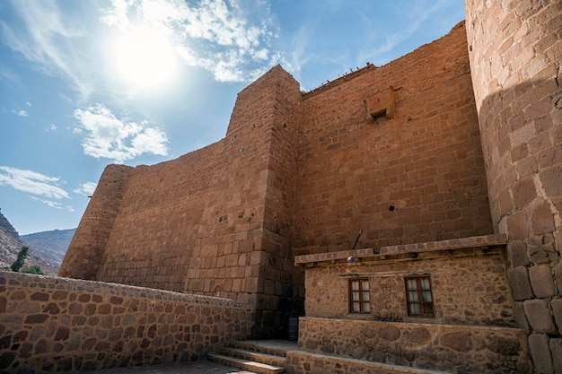 Das zum UNESCO-Weltkulturerbe gehörende St.-Katharinen-Kloster aus dem 6. Jahrhundert am Fuße des Berges Sinai auf der Sinai-Halbinsel Ägyptens Eines der ältesten noch funktionierenden christlichen Klöster der Welt