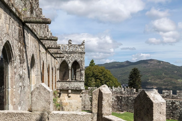 De dentro do castelo de Sotomayor, vista da galeria das senhoras