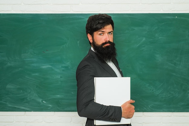 De volta à escola e feliz tempo estudante e tutoria conceito de educação aprendizagem e conceito de educação