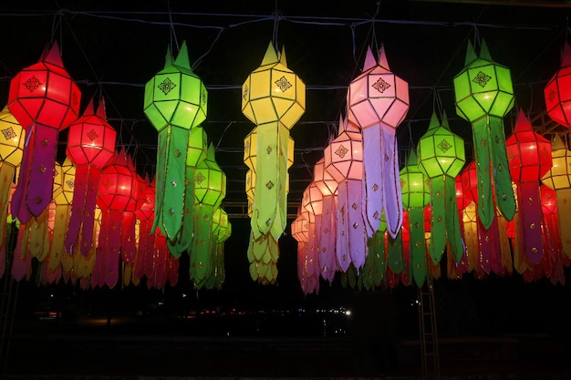 Decoração colorida do festival de lanterna de Lanna, Chiang Mai, Tailândia