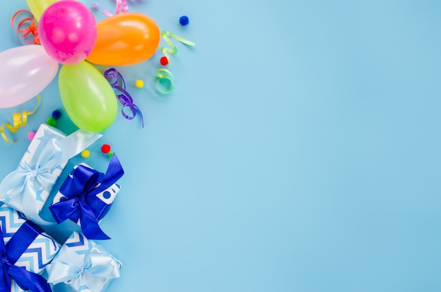 Decoração de aniversário e equipamento médico