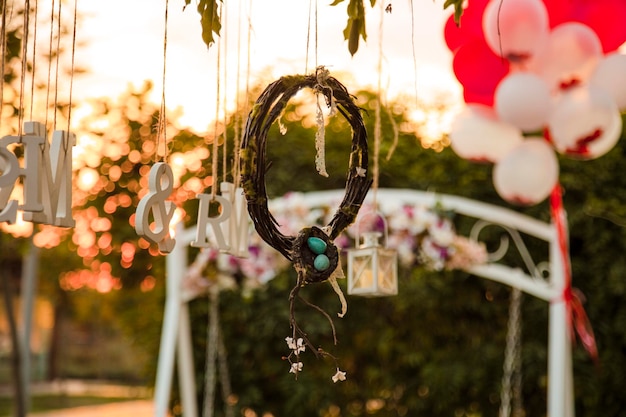 Foto decoração de casamento ao ar livre original dia do casamento