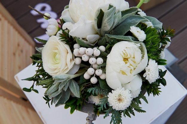 Decoração de casamento Arranjo floral com frutas brancas